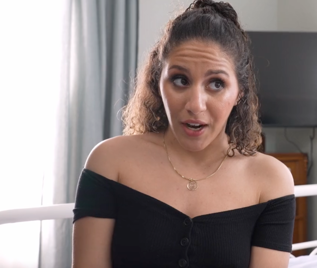 Sexy Stepmom Liv Revamped Drains Her StepSon’s Balls Before Prom Night